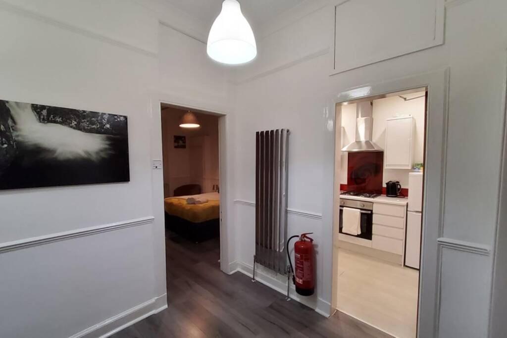 Leith Spectacular Apartment By Sensational Stay Short Lets & Serviced Accommodation With 6 Separate Beds & 2 Baths Edinburgh Eksteriør billede