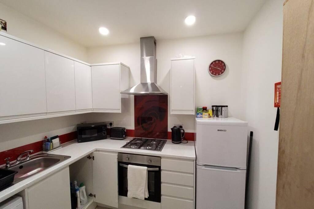 Leith Spectacular Apartment By Sensational Stay Short Lets & Serviced Accommodation With 6 Separate Beds & 2 Baths Edinburgh Eksteriør billede