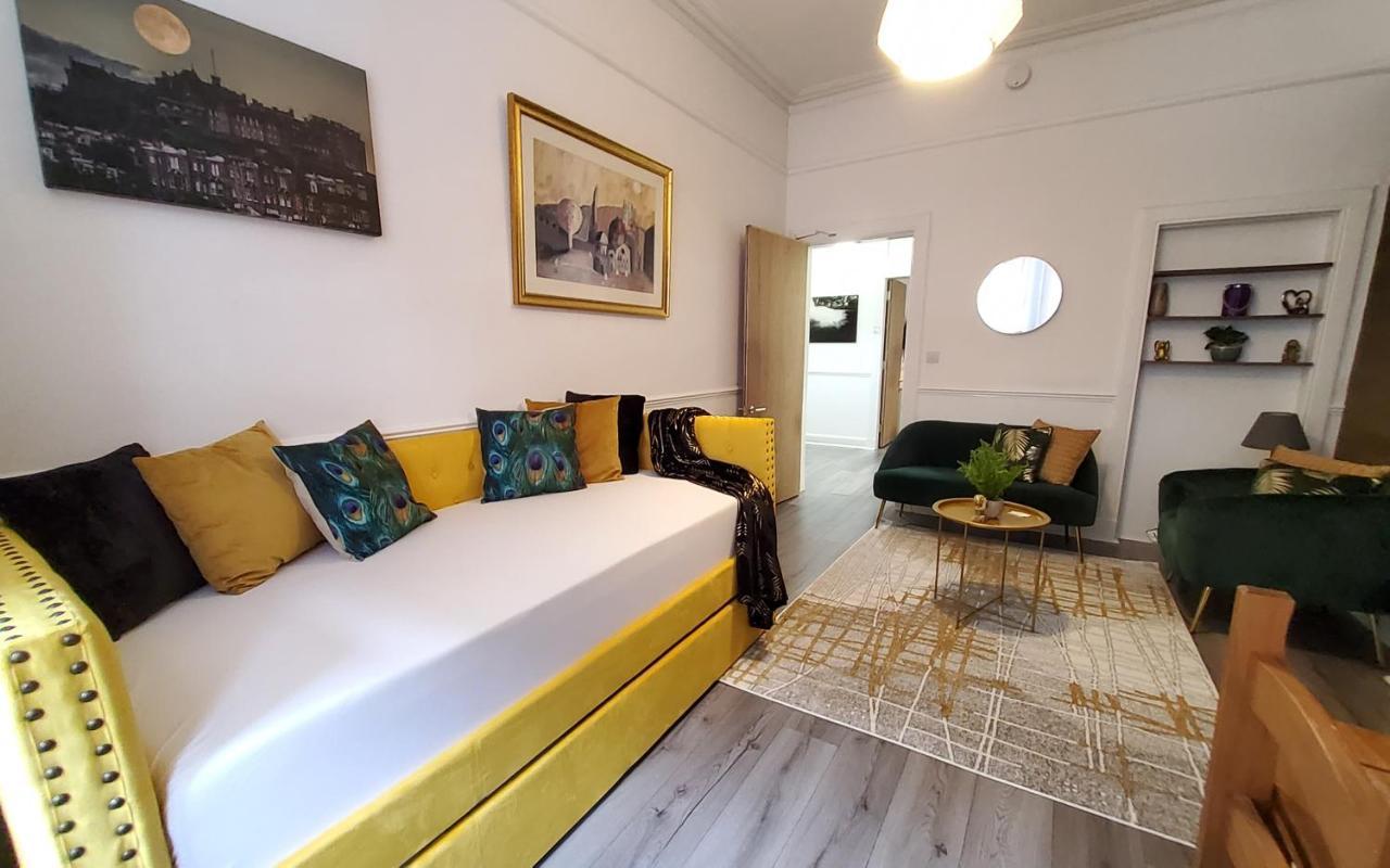Leith Spectacular Apartment By Sensational Stay Short Lets & Serviced Accommodation With 6 Separate Beds & 2 Baths Edinburgh Eksteriør billede