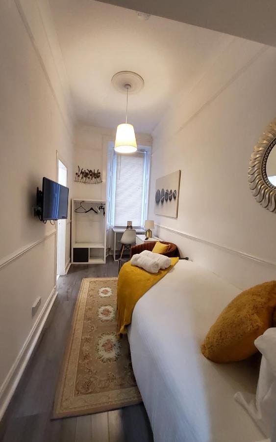 Leith Spectacular Apartment By Sensational Stay Short Lets & Serviced Accommodation With 6 Separate Beds & 2 Baths Edinburgh Eksteriør billede