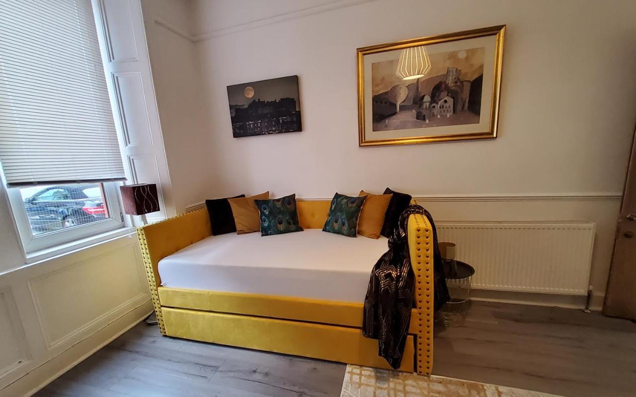 Leith Spectacular Apartment By Sensational Stay Short Lets & Serviced Accommodation With 6 Separate Beds & 2 Baths Edinburgh Eksteriør billede