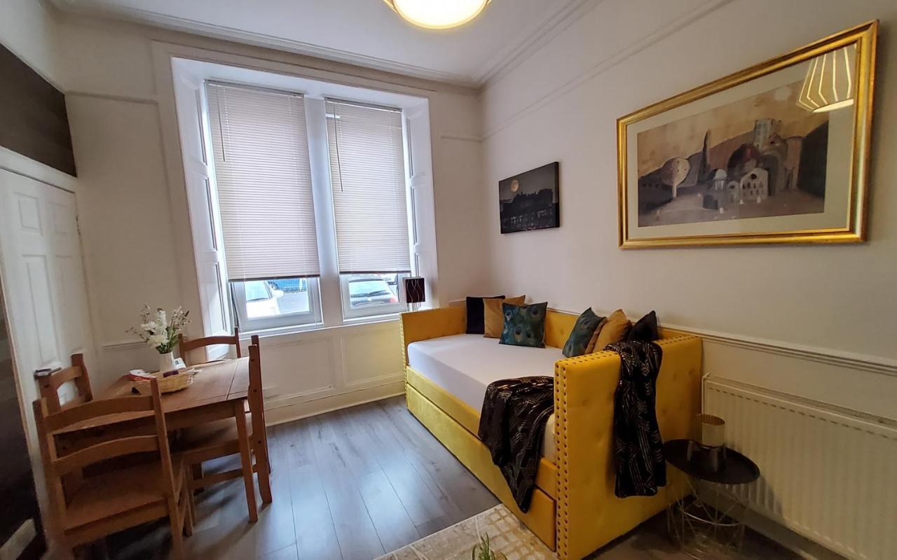 Leith Spectacular Apartment By Sensational Stay Short Lets & Serviced Accommodation With 6 Separate Beds & 2 Baths Edinburgh Eksteriør billede